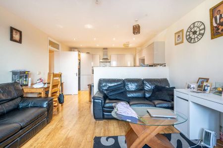 3 bedroom flat to rent - Photo 5