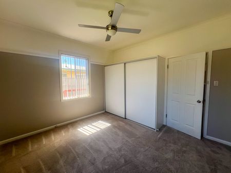 Neat as a pin! - Photo 2