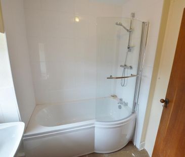 3 bedroom semi-detached house to rent - Photo 6