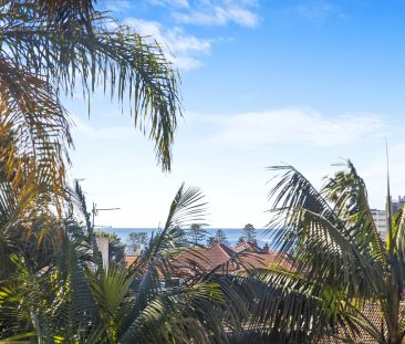 Sunlit Art Deco Apartment with Ocean Views - Photo 6