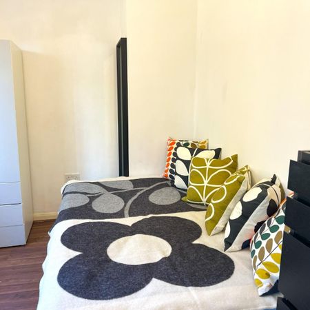 5 bedroom semi-detached house to rent - Photo 5