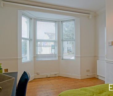 6 bedroom terraced house to rent - Photo 3