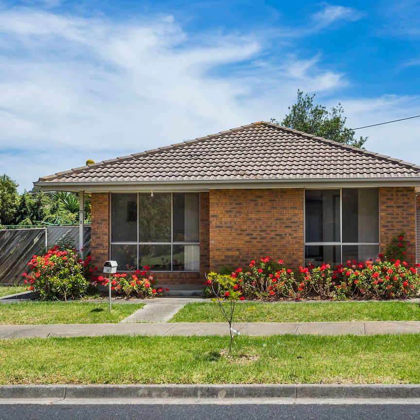 2/71 Hogans Road, Hoppers Crossing. - Photo 1