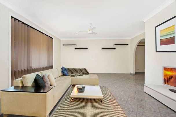 Great location, Priced to lease! - Photo 1