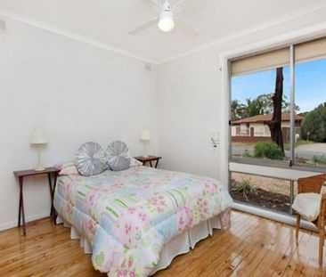 Space, Comfort & Convenience on a Generous Block - Photo 5