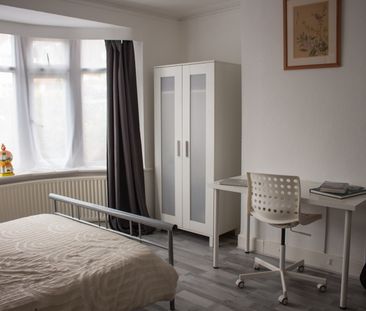 Room in a Shared House, Brampton Grove, HA9 - Photo 3