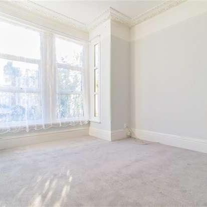 Kensington Gardens, Ilford, IG1 - Photo 1