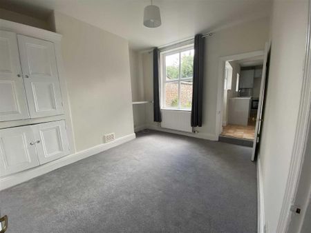 2 bedroom terraced house to rent - Photo 2