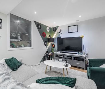 For Lease - 669 Woodbine Avenue Unit# lower, Toronto, Ontario - Photo 1