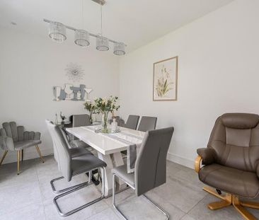 4 bedroom semi-detached house to rent - Photo 5