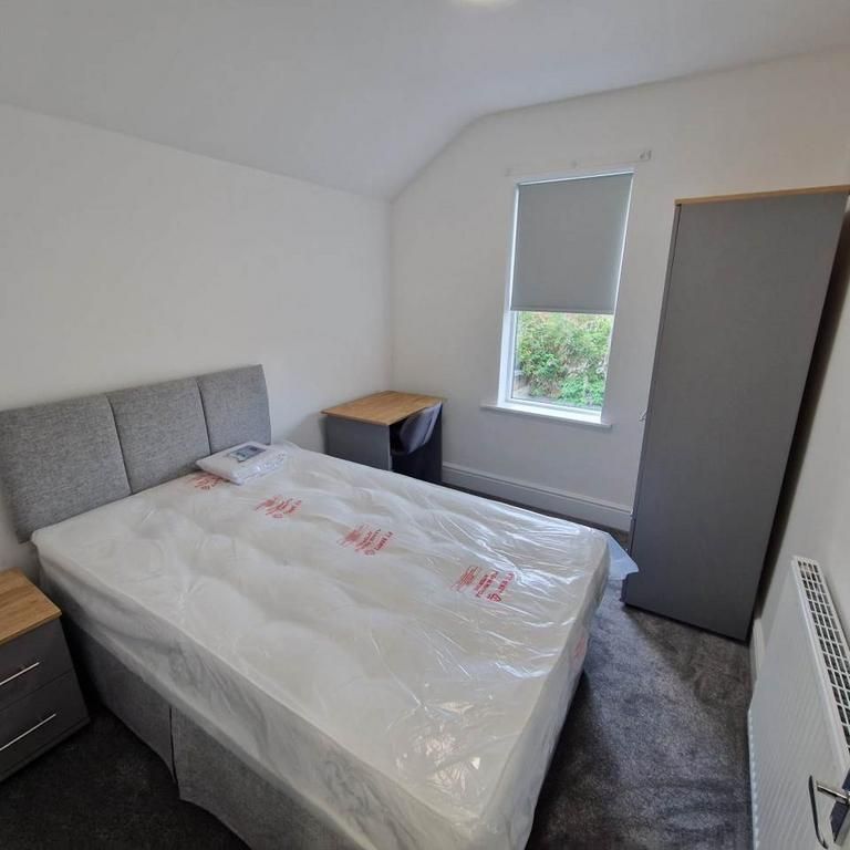 4 bedroom terraced house to rent - Photo 1