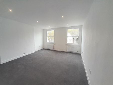 4 bedroom apartment to rent - Photo 3