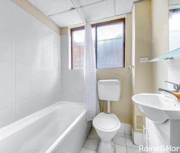 Ground Floor Unit - Photo 2