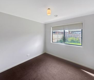 9 Singer Street, Smythes Creek - Photo 6