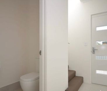 Kensington - Photo 3