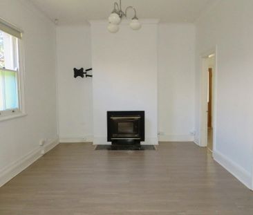 WALK EVERYWHERE FROM THIS 3 BEDROOM HOME! - Photo 1