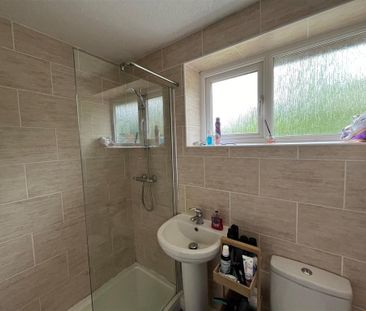 Studio to rent - Photo 6