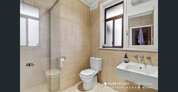 Spacious Two Bedroom House With Large Backyard! - Photo 1