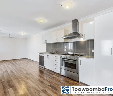 This upscale townhouse features open-concept living at its finest w... - Photo 4