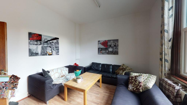 4 bedroom ground floor flat to rent - Photo 1