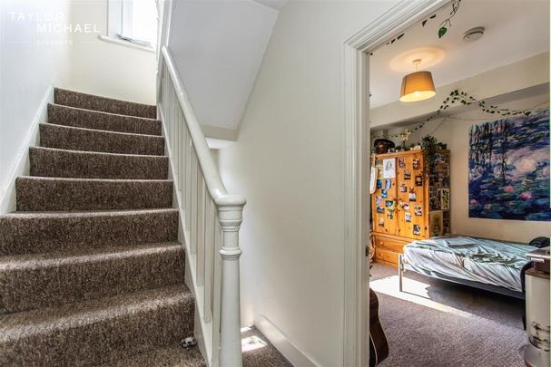 6 bedroom terraced house to rent - Photo 1