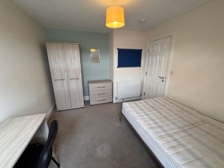 Hull Road, Tang Hall - P2105 - Photo 4