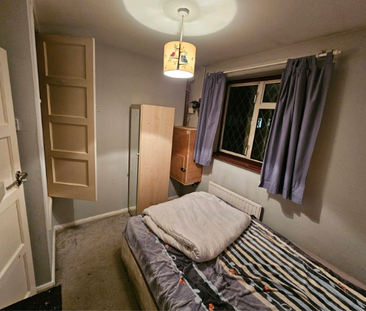 1 bedroom in a house share to rent - Photo 5