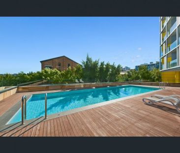 Luxurious Furnished 3 Bedrooms - 'The Distillery' - Photo 6