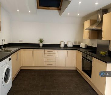 2 bedroom penthouse to rent - Photo 5