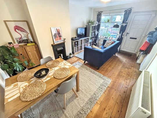 2 bedroom terraced house to rent - Photo 1