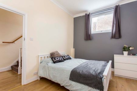 🏡🌺 Large Victorian House - Zone 2 Holloway 🏡🌺 - Photo 4