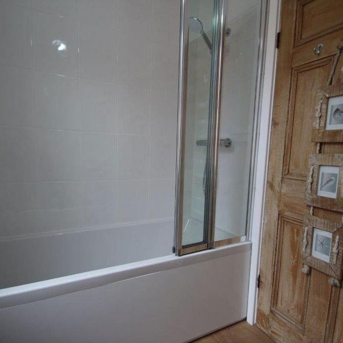 4 bedroom terraced house to rent - Photo 1