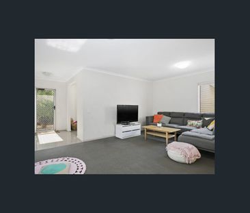 Family Home On The Lake - Photo 5