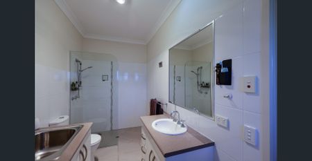 ✨ Modern 1-Bedroom Apartment – Low Maintenance Living! - Photo 4