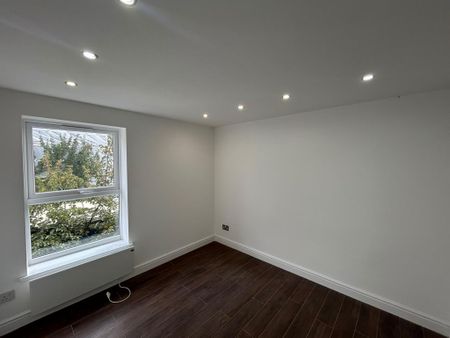 3 bedroom flat to rent - Photo 5