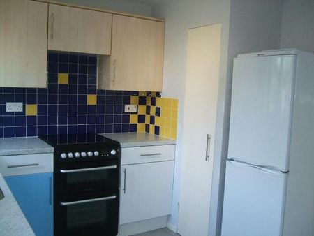 2 bedroom semi-detached house to rent - Photo 2