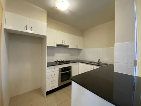 33/8 Derby Street, Kogarah, NSW 2217 - Photo 4