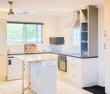 Spacious 3-Bedroom Home with Ensuite, Huge Deck & FULL Air-Conditio... - Photo 5