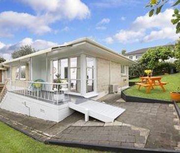 2 bedrooms with a single garage and 2 parking ... - Photo 1