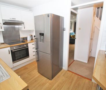 Westover Court, High Wycombe - Photo 2