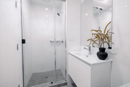 Deluxe Studio with Double Bed - South(High floor(Level 16-20)) - Photo 5