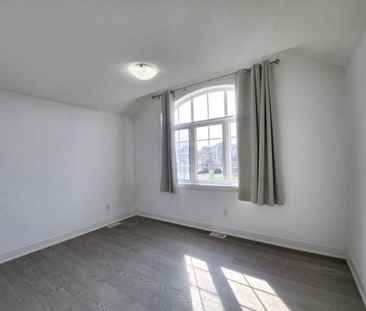 For Lease - 9 Acacia Court, East Gwillimbury, Ontario - Photo 6