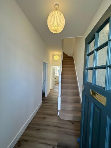 3 Bed Terraced House, Mayhill Road, SE7 - Photo 2