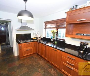 26 Arlington Drive, Belfast, BT10 0NQ - Photo 3