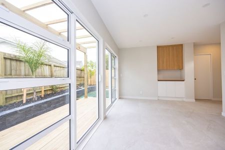 Charming 3BR New Build in Birkenhead - Photo 5