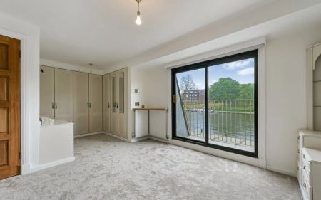 River Ash Estate, Shepperton, TW17 - Photo 2