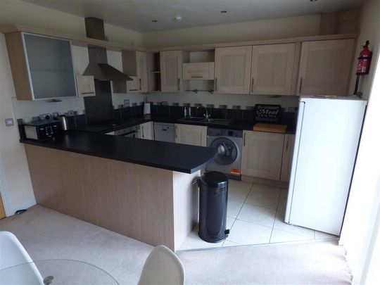 4 bedroom townhouse to rent - Photo 1