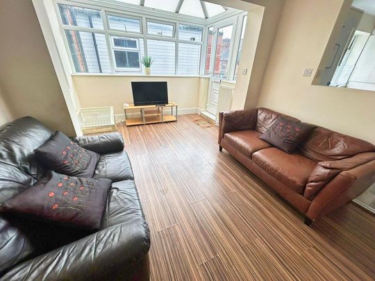 5 bedroom house share to rent - Photo 1