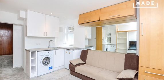 Studio to rent - Photo 2