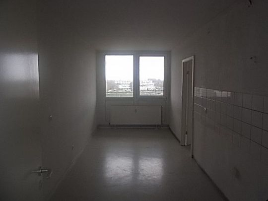 Teil-renovierte 3-Zimmer-Wohnung mit 87,97m² sofort verfügbar - Photo 1